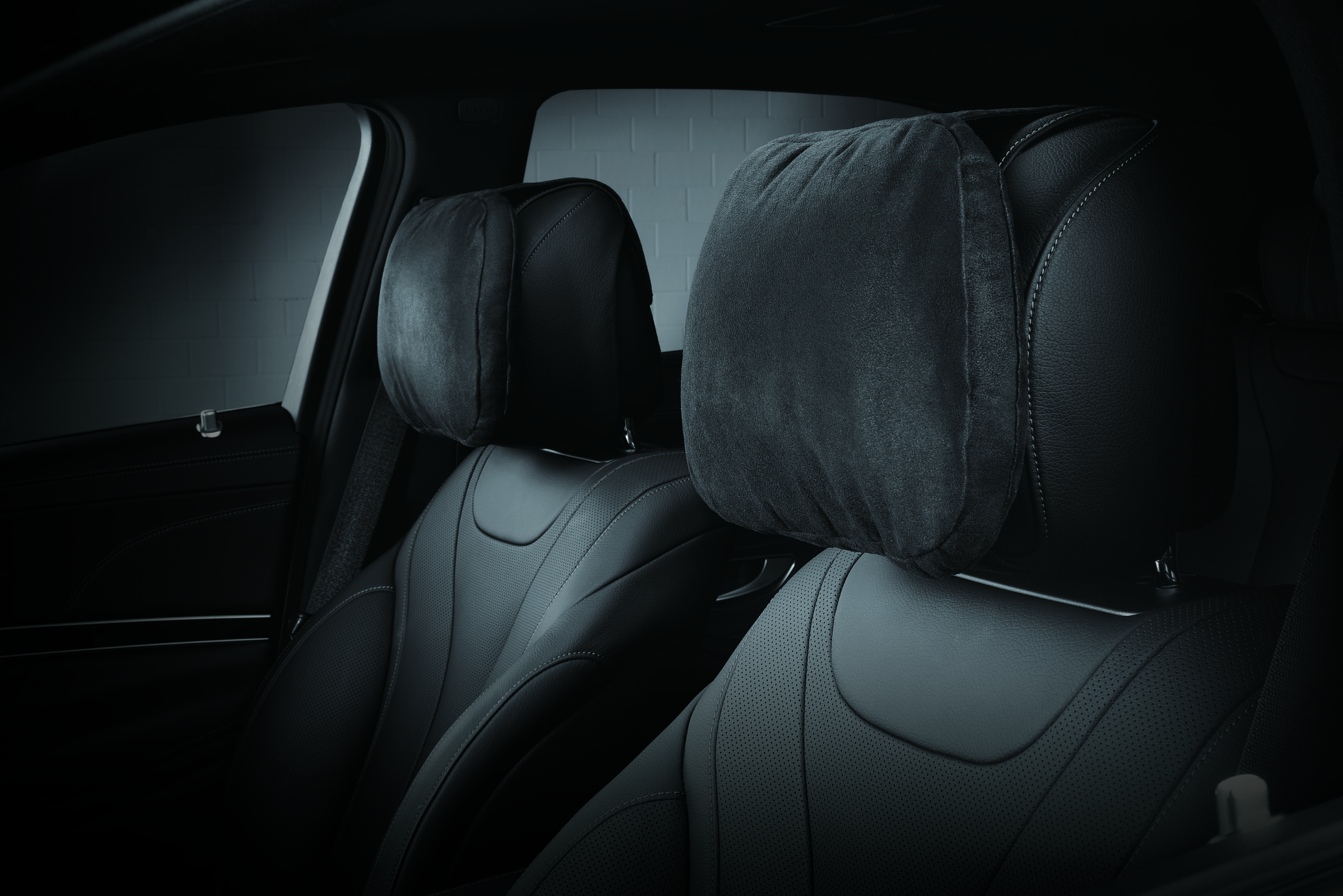 3D SUEDE HEADREST BLACK 1PC